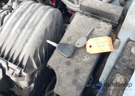 2012 Chrysler 200 Lx z USA, uszkodzony, nr VIN 1C3CCBABXCN169020